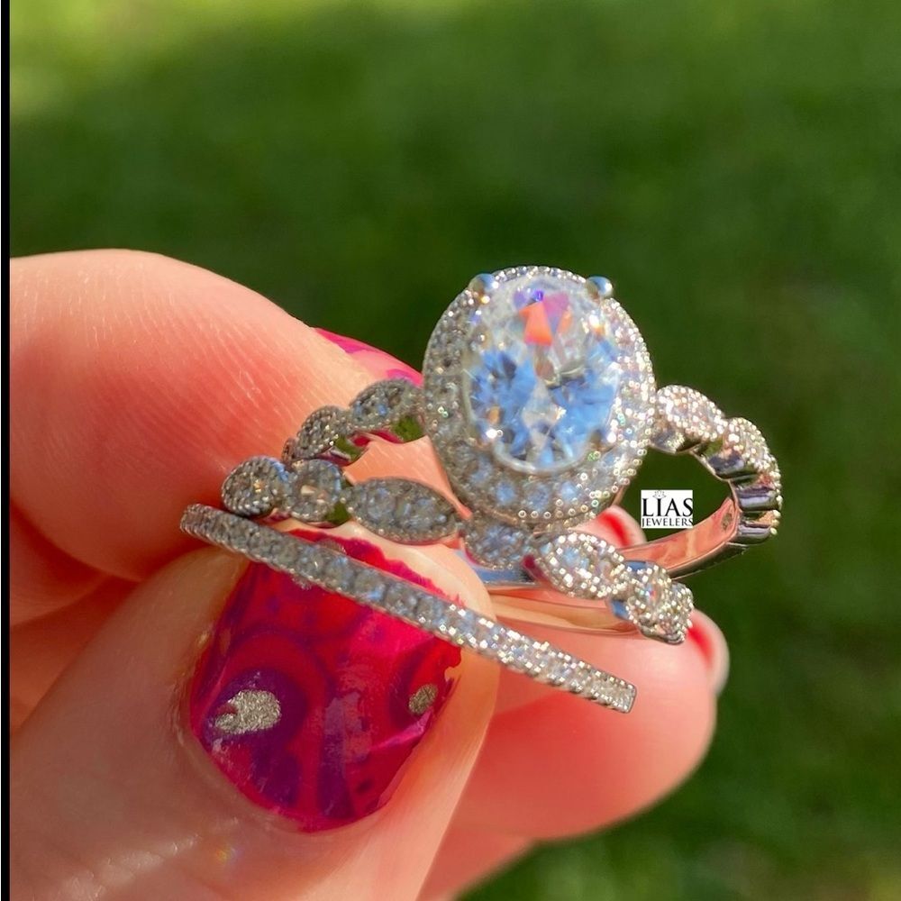 New 18k white gold wedding ring set